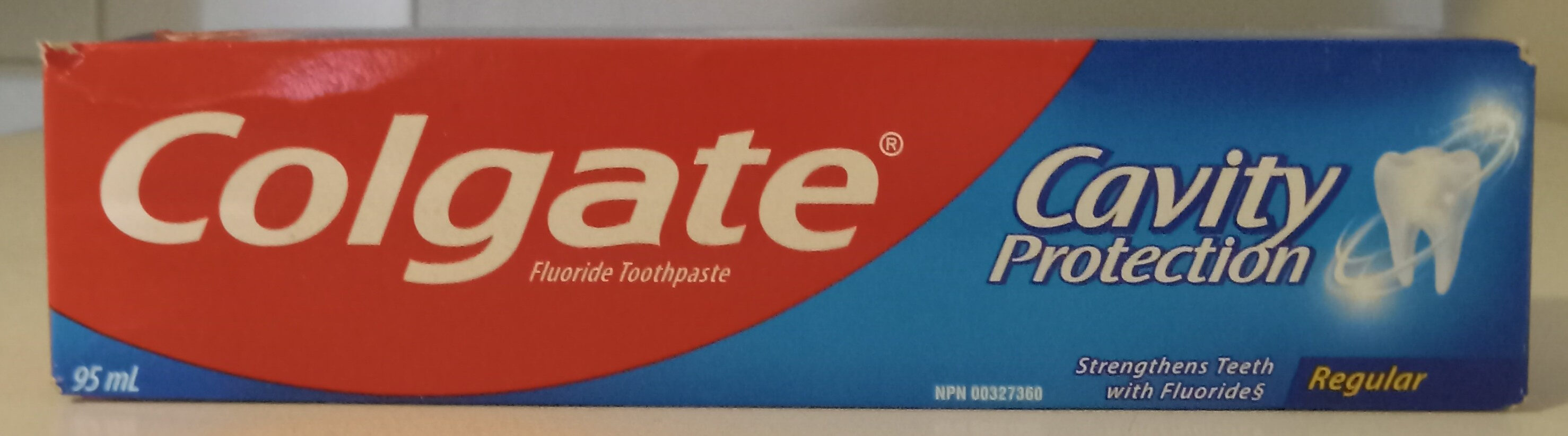 Regular Cavity Protection Flouride Toothpaste - Product - en