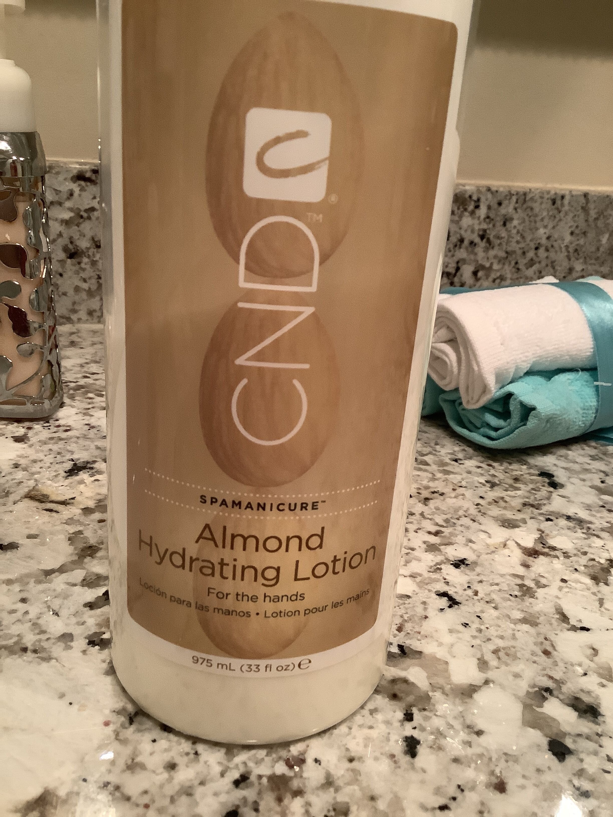 CND hydrating lotion - Product - en