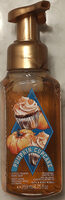 Pumpkin Cupcake Gentle Foaming Handsoap with Natural Essential Oils - Product - en