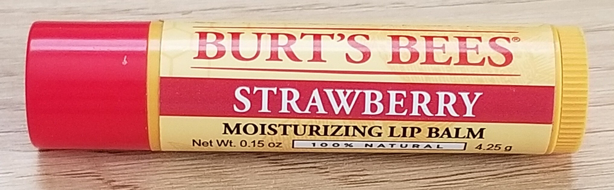 Strawberry Moisturizing Lip Balm - Product - en