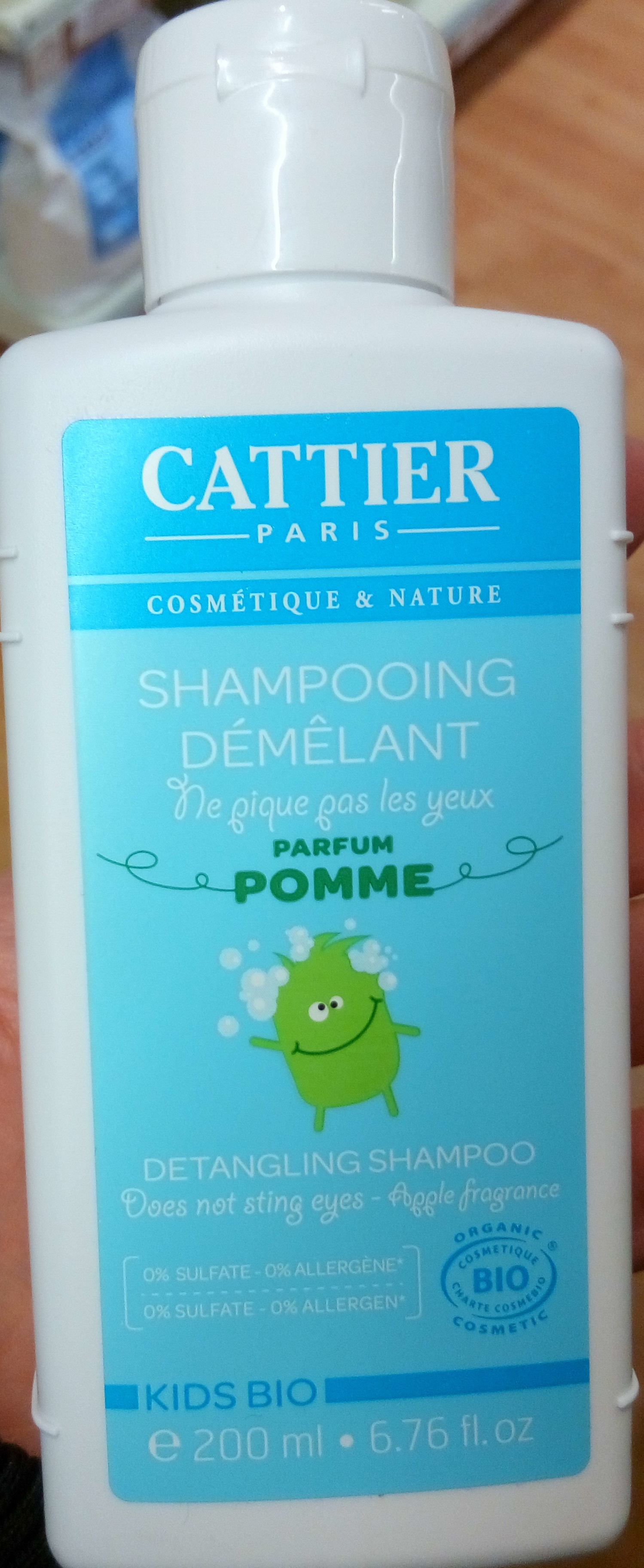 Shampooing démêlant parfum pomme Kids bio - Produit - fr