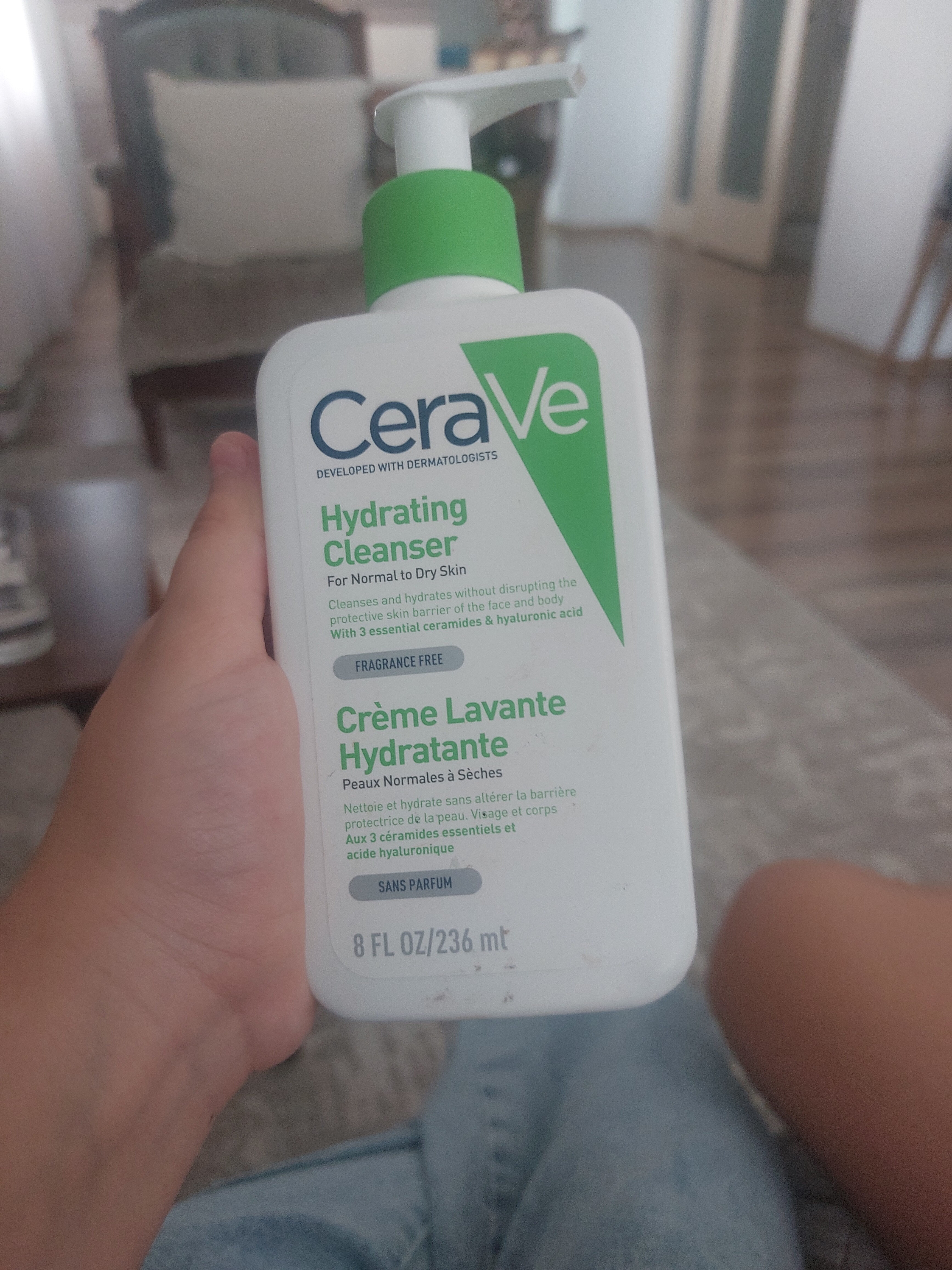 Hydrating Cleanser - Tuote - en