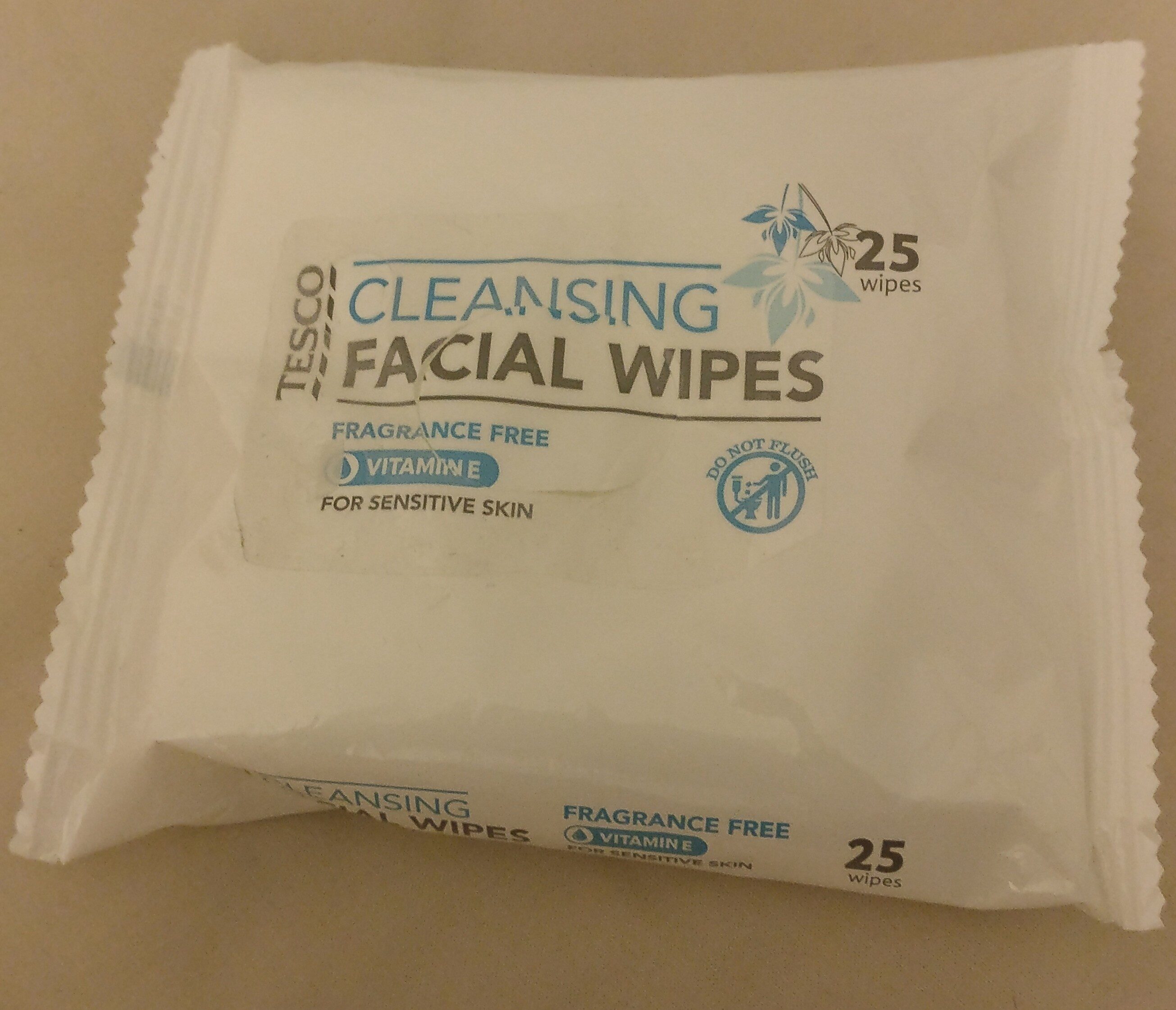 Cleansing facial wipes - Product - en