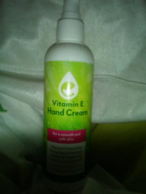 Vitamine e hand cream - Product - fr