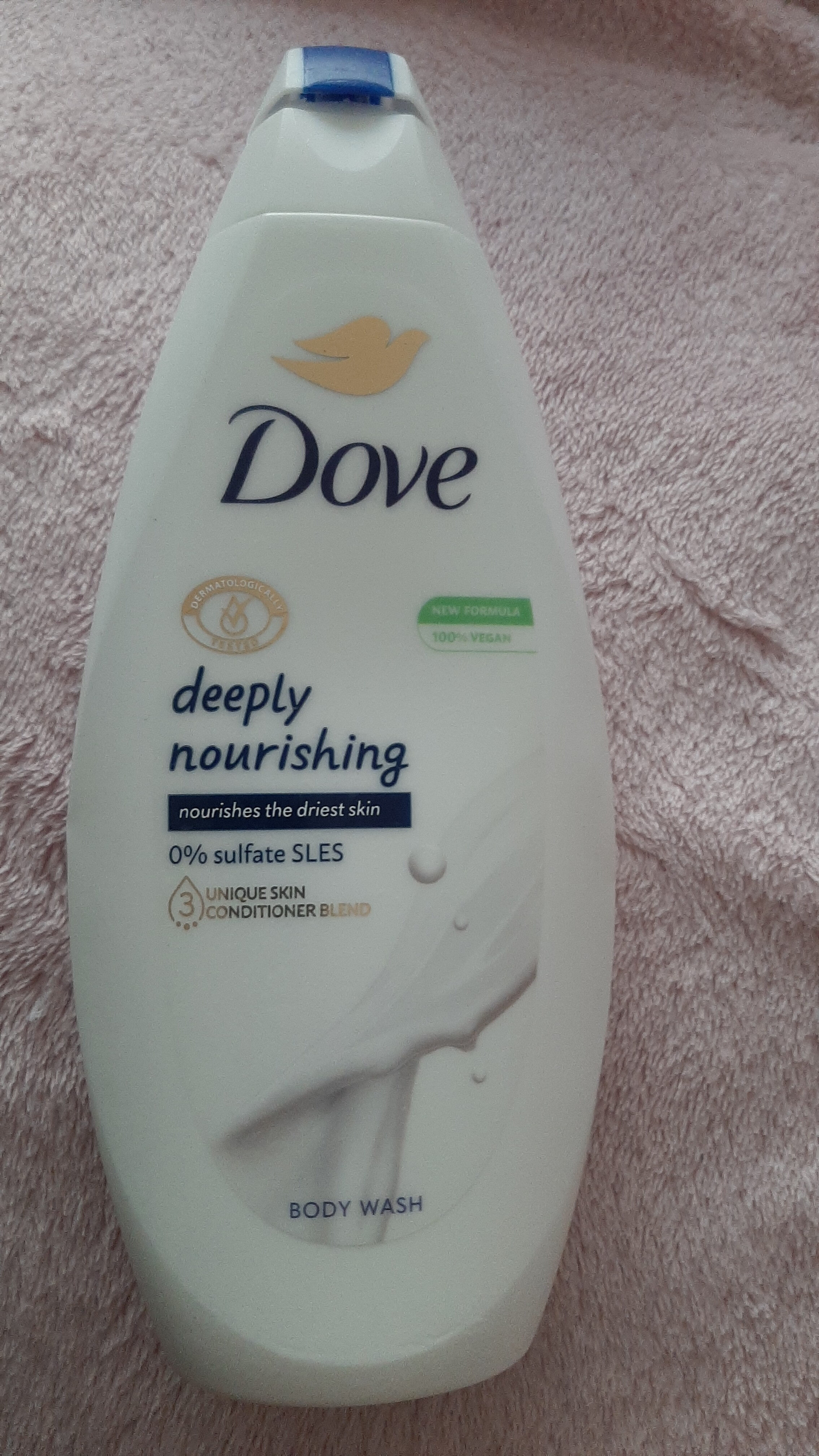 Dove deeply nourishing body wash - Product - en