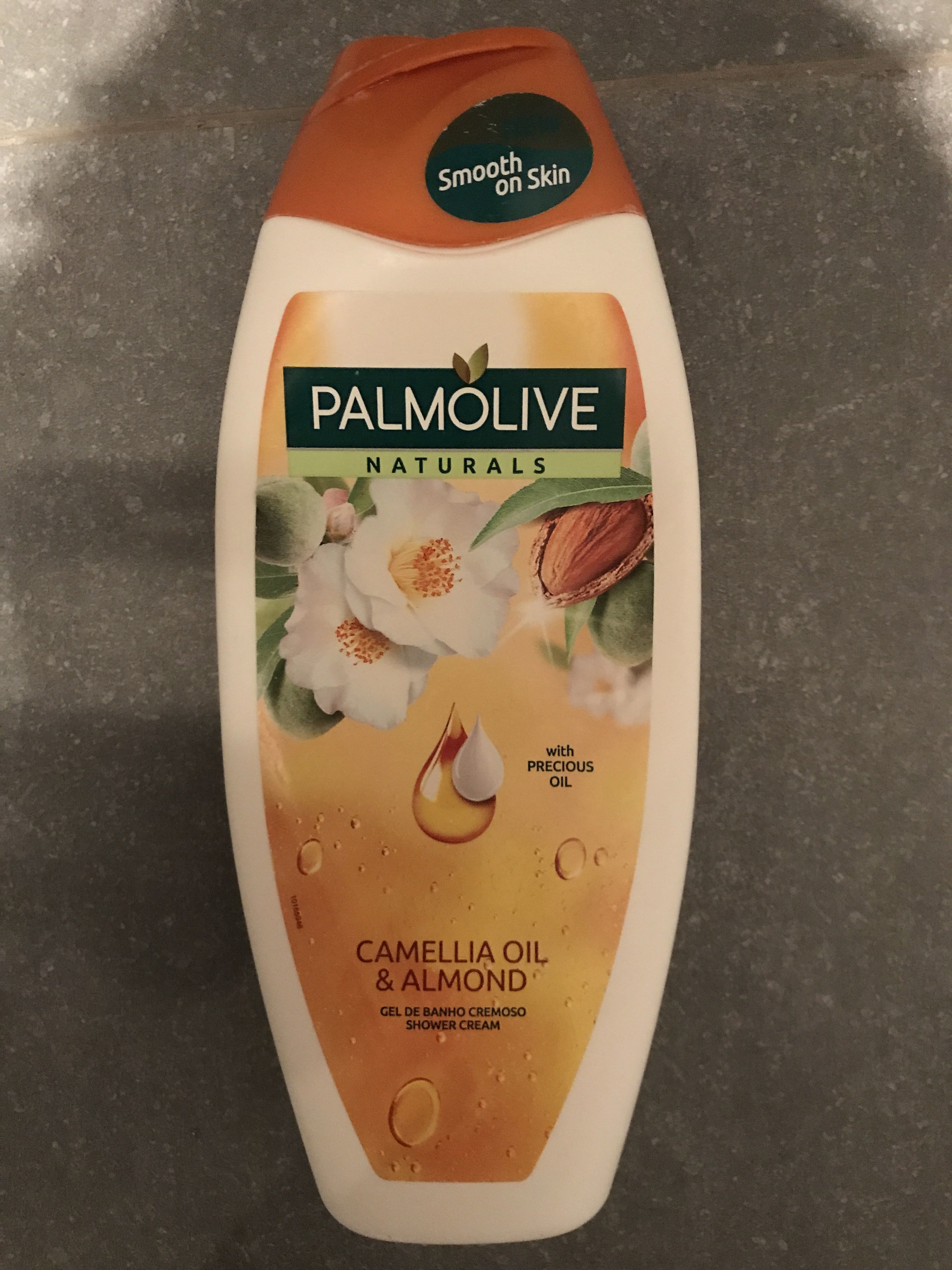 Palmolive camelia oil & almond - Product - fr