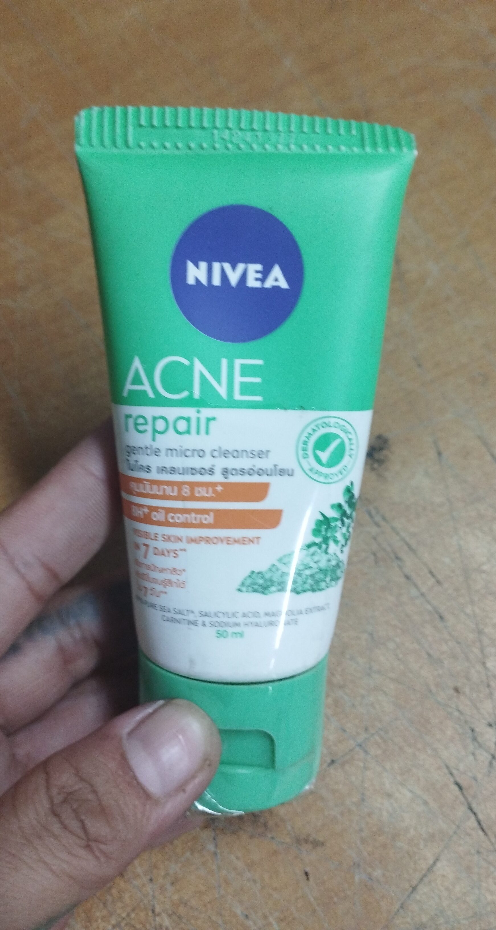 Nivea acne repair - Produkt - en